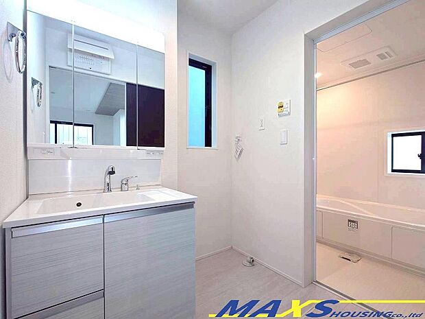 \室内完成!/ いつでも見学できますので、お気軽にお越しください♪