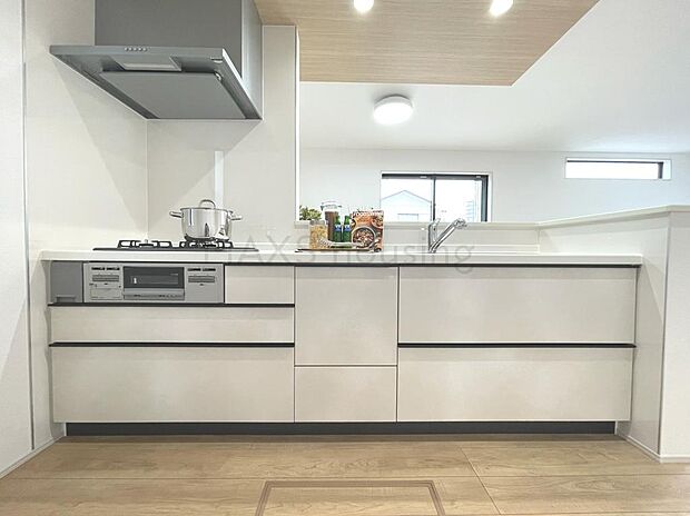 毎日使うキッチンはお手入れのしやすさ、物の出し入れのしやすさにこだわりが!※施工例