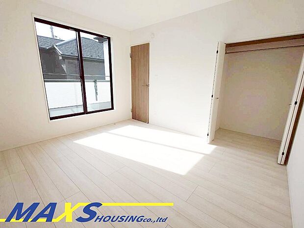 南東向きでぽかぽか!明るくて陽当たりの良い洋室です♪※施工例