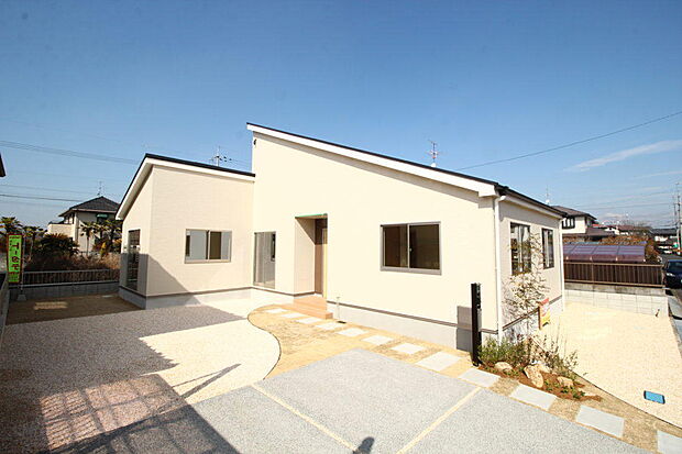 【自由設計ＯＫ】予算内で理想の家を建てたい方、初めてだし素人だから建築のこととかわからない…そんな方に是非ともお勧めしたいのが”自由設計”住宅です♪　※施工例