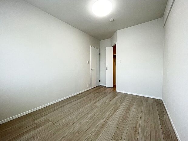 6.3帖/大きな家具を置いてもスペースを確保しやすいゆとりの居室。