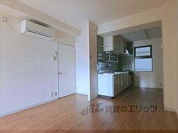 京阪本線 神宮丸太町駅 バス5分 東天王町下車 徒歩2分の賃貸マンション 4階2LDKのリビング/ダイニング