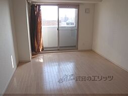 クリスタルグランツ京都高辻 8階1Kのリビング/ダイニング