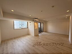 パインフィールド五条 5階2LDKのリビング/ダイニング