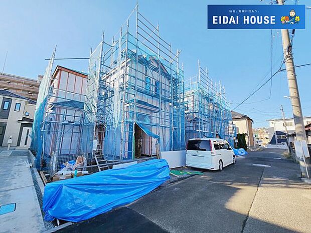 前面道路含む外観