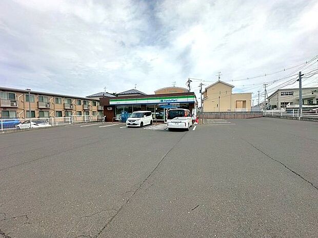 ローソン名取愛島台店 徒歩9分。 670m