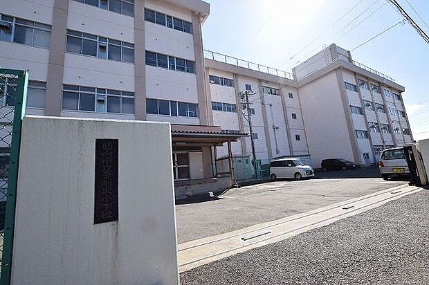 仙台市立金剛沢小学校 徒歩12分。 930m