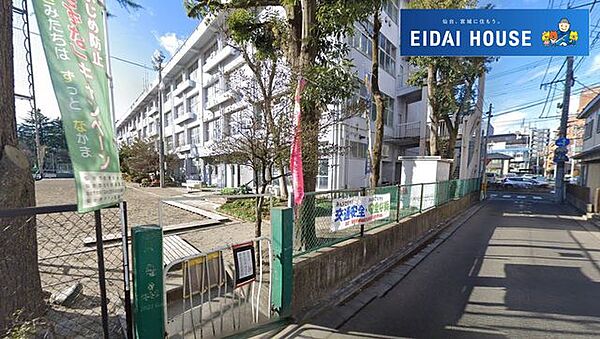 仙台市立立町小学校 徒歩3分。 220m