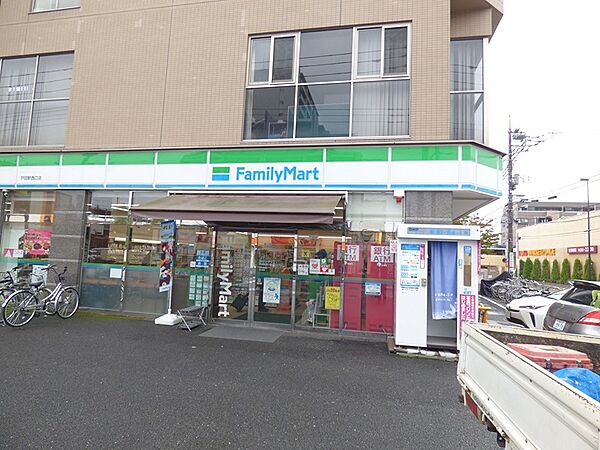 画像22:ファミリーマート 戸田駅西口店（717m）