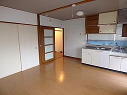 舎人吉岡ハイツ 302 3階2LDKのリビング/ダイニング