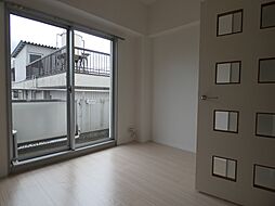 R　FIELDS　KAWAGUCHI 208 2階1Kのリビング/ダイニング