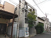 川口駅より徒歩13分 築17年8ヶ月 4階建の賃貸物件