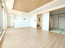 メゾンドールエスポトーレ住吉 4LDKのリビング/ダイニング