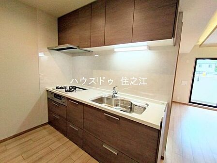 三口コンロなのでお料理の時間が短縮できますよ