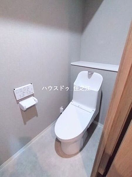 温水洗浄便座付きトイレ