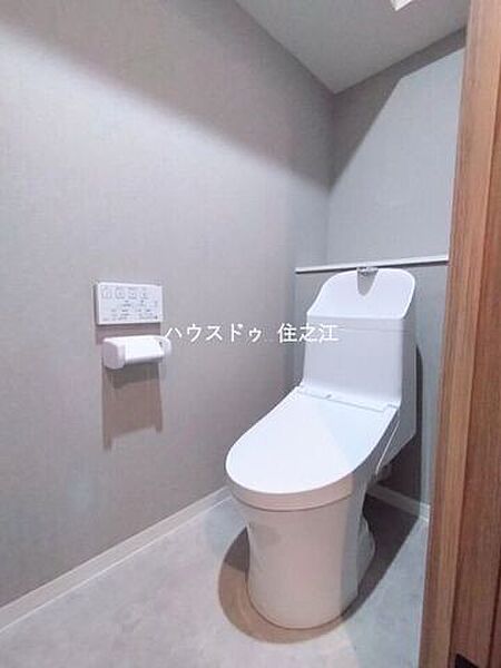 温水洗浄便座付きトイレ