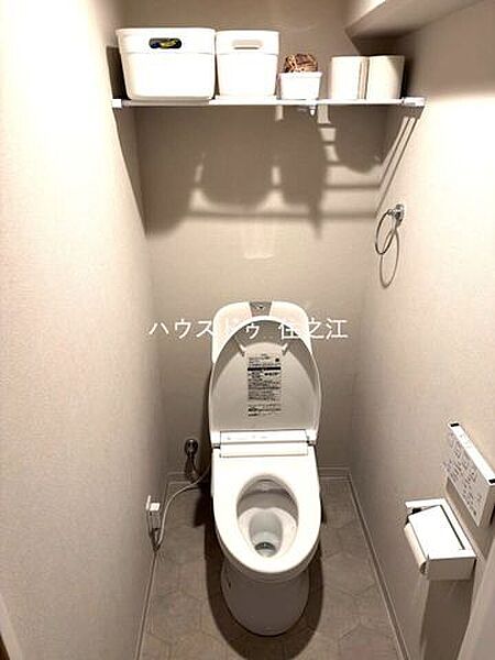 温水洗浄便座付きトイレ