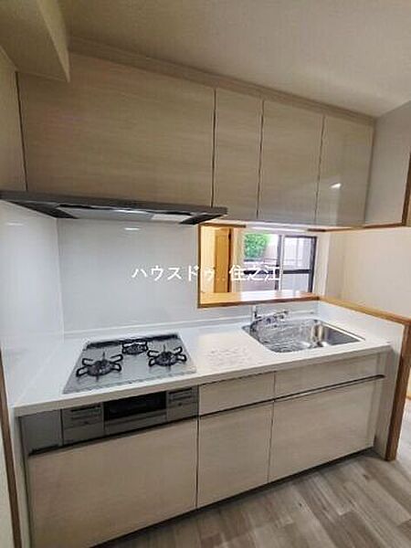 三口コンロなのでお料理の時間が短縮できますよ