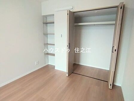 全室に収納がございますのでお部屋の中がスッキリ片付きますよ