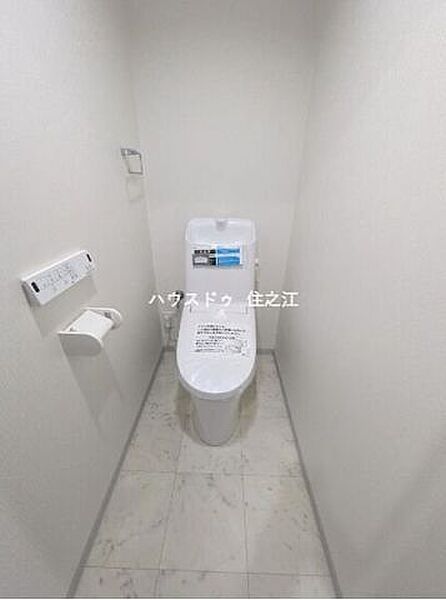 温水洗浄便座付きトイレ