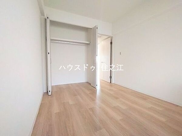 全室に収納がございますのでお部屋の中がスッキリ片付きますよ