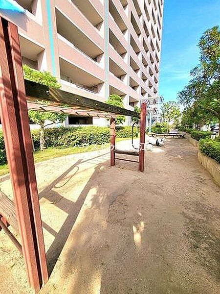 ★マンション敷地内。お子様の遊び場にも最適ですね♪