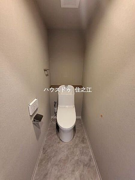 温水洗浄便座付きトイレ
