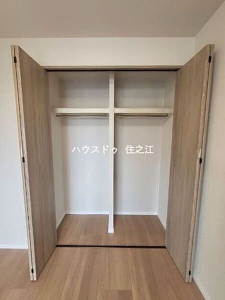 全室に収納がございますのでお部屋の中がスッキリ片付きますよ
