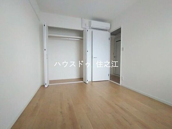 全室に収納がございますのでお部屋の中がスッキリ片付きますよ