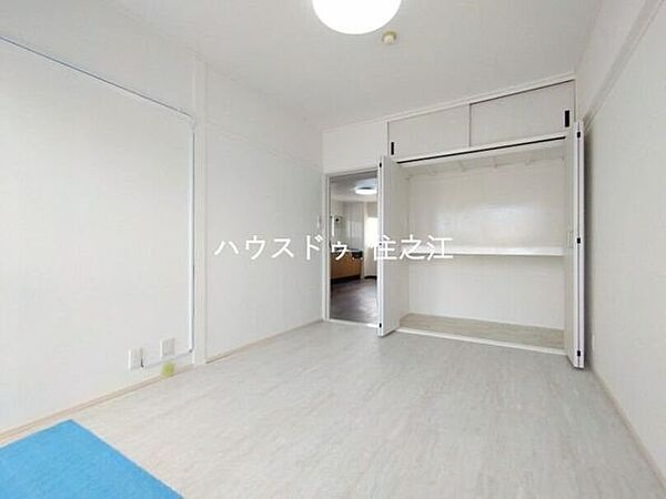 収納がございますのでお部屋の中がスッキリ片付きますよ