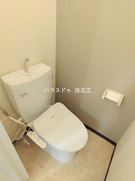温水洗浄便座付きトイレ