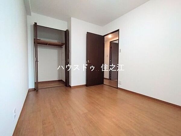全室に収納がございますのでお部屋の中がスッキリ片付きますよ