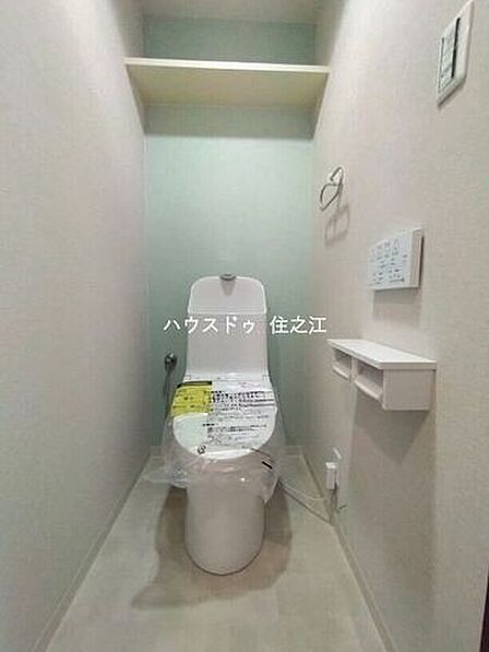 温水洗浄便座付きトイレ