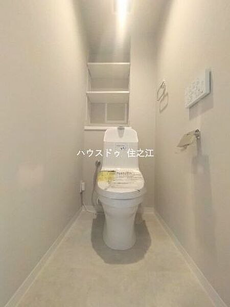 温水洗浄便座付きトイレ