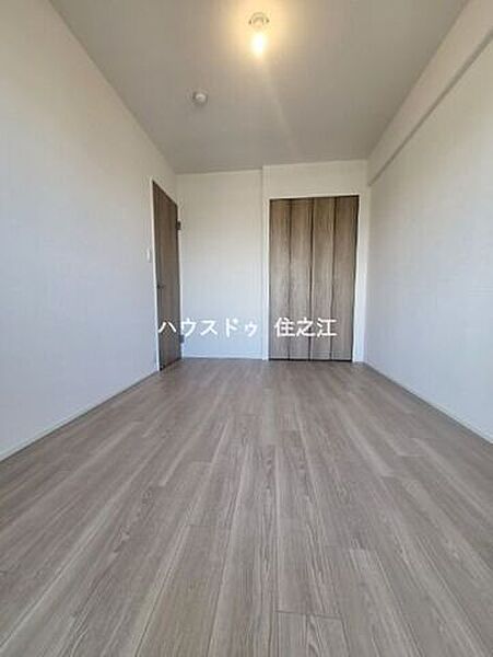 全室に収納がございますのでお部屋の中がスッキリ片付きますよ