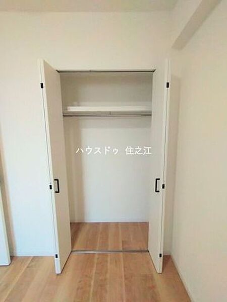 全室に収納がございますのでお部屋の中がスッキリ片付きますよ