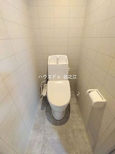 温水洗浄便座付きトイレ