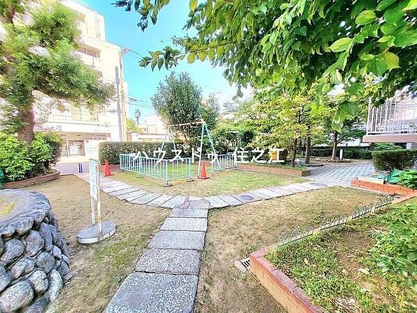 ★マンション敷地内。お子様の遊び場にも最適ですね♪