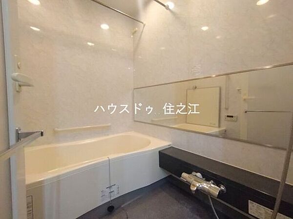 雨の日のお洗濯にも大活躍な浴室乾燥機付
