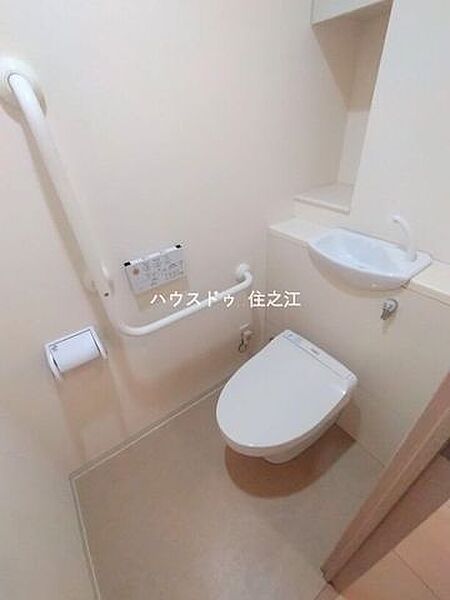 温水洗浄便座付きトイレ