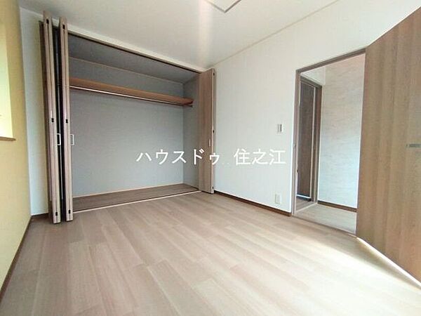 収納がございますのでお部屋の中がスッキリ片付きますよ