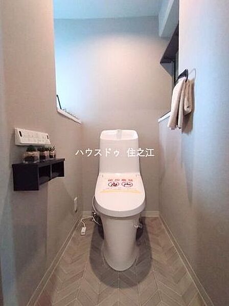 温水洗浄便座付きトイレ