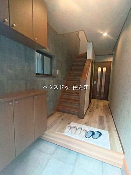 散らかりがちな玄関もスッキリの玄関収納付