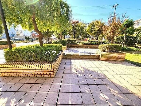 ★マンション敷地内。お子様の遊び場にも最適ですね♪
