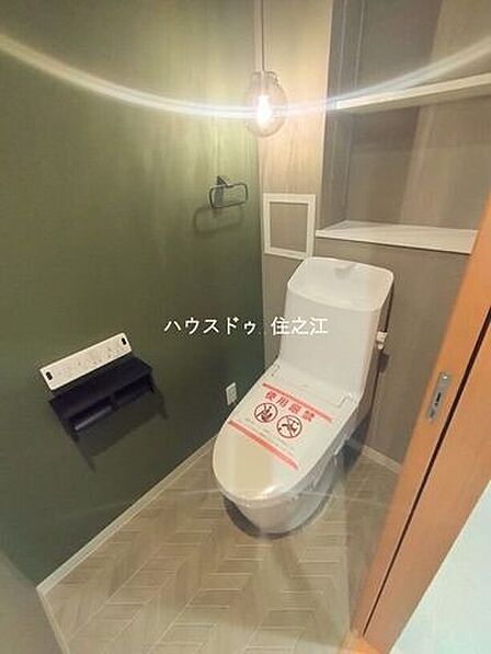温水洗浄便座付きトイレ