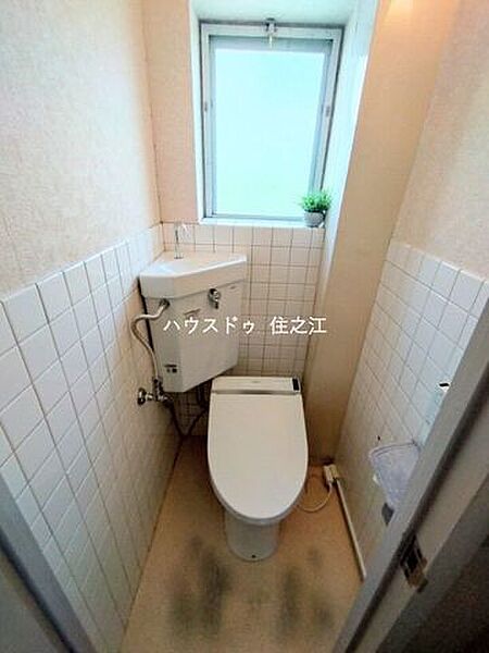 温水洗浄便座付きトイレ