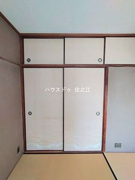 全室に収納がございますのでお部屋の中がスッキリ片付きますよ