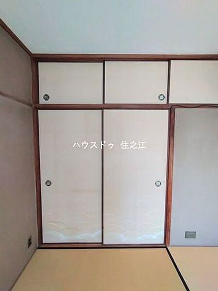 全室に収納がございますのでお部屋の中がスッキリ片付きますよ