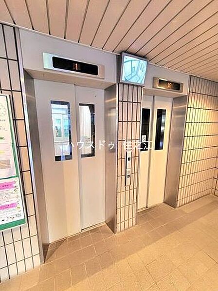 ★複数のエレベーターを完備!! 朝の渋滞も避けられそうですね♪