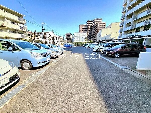 ★駐車場も区画数を多くご用意。空き状況の確認はお気軽にお申し付け下さい。